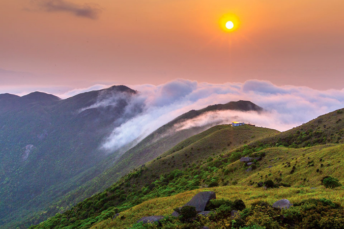 Catch the most beautiful sunrise on these Hong Kong hikes gafencu sunset peak