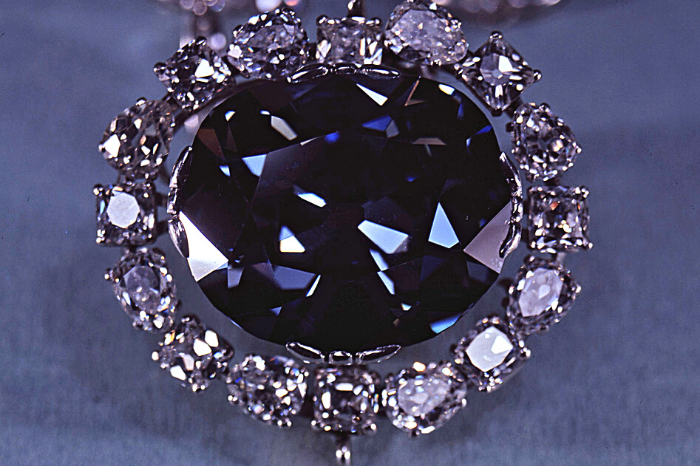 Hope Diamond The most beautiful and expensive blue diamonds in the world gafencu