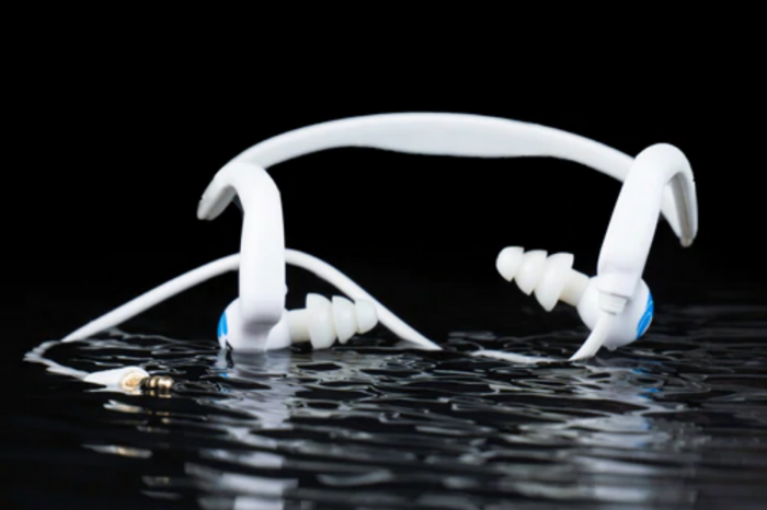 Best wireless waterproof earbuds for swimming gafencu gadgets Swimbuds Audioflood Hydroactive