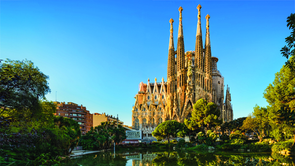 travel-8-places-visit-barcelona-city-spain-gafencu